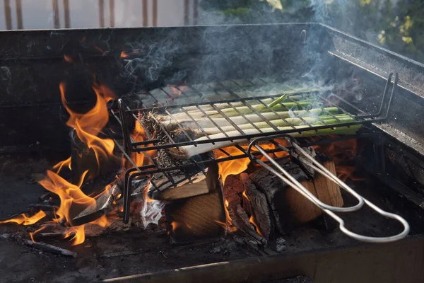 Egy Halom Kalcott Édes Hagyma Jellegzetes Katalónia Spanyolország Barbecue — Stock Fotó
