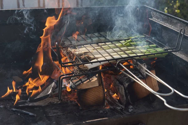 Egy Halom Kalcott Édes Hagyma Jellegzetes Katalónia Spanyolország Barbecue — Stock Fotó