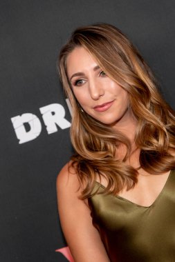 Hannah Mescon 29 Eylül 2021 'de Westwood, CA' daki Landmark Tiyatrosu 'nda 