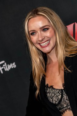 Greer Grammer, 29 Eylül 2021 'de Westwood, CA' daki Landmark Tiyatrosu 'nda 