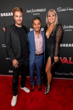 Aaron Fradkin, Paul Kim, Victoria Fratz 29 Eylül 2021 'de Westwood, CA' daki Landmark Tiyatrosu 'nda 