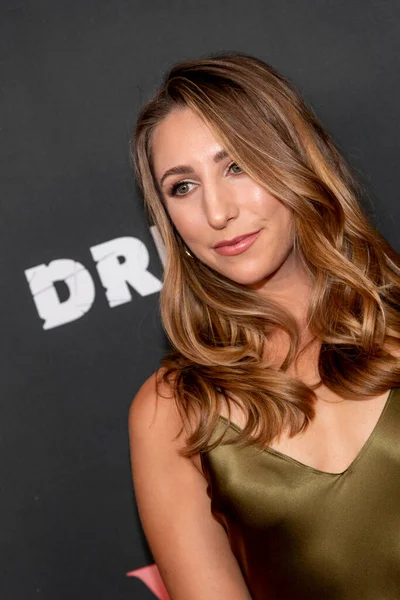 Hannah Mescon 29 Eylül 2021 'de Westwood, CA' daki Landmark Tiyatrosu 'nda 