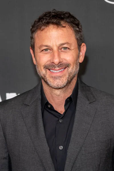 Michael Devorzon, 29 Eylül 2021 'de Westwood, CA' daki Landmark Tiyatrosu 'nda 