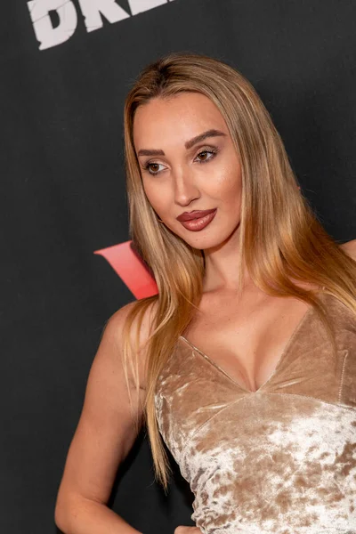 Aleksandra Siepielska 29 Eylül 2021 'de Westwood, CA' daki Landmark Theatre 'da 