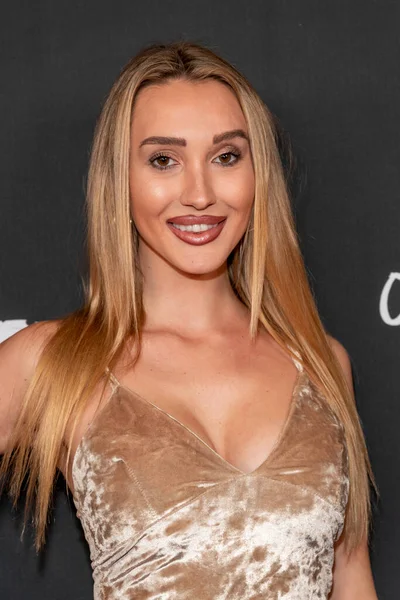 Aleksandra Siepielska 29 Eylül 2021 'de Westwood, CA' daki Landmark Theatre 'da 