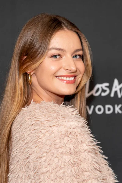 Natasha Ivkoviç 29 Eylül 2021 'de Westwood, CA' daki Landmark Tiyatrosu 'nda 