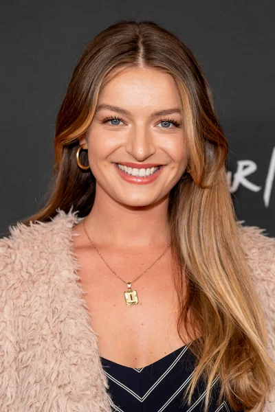 Natasha Ivkoviç 29 Eylül 2021 'de Westwood, CA' daki Landmark Tiyatrosu 'nda 