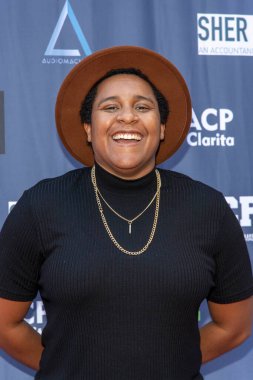 Heather Cousins 10 Ekim 2021 'de Newall Laemmle Tiyatrosu' nda SCRUM 'un dünya film galasına katıldı.