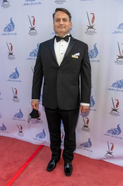 Trent Walters, 22 Ekim 2021 'de Taglyan Kompleksi, Los Angeles' ta düzenlenen 36. ve 37. Yıllık L. Ron Hubbard Başarı Ödülleri Galasına katılmaktadır.