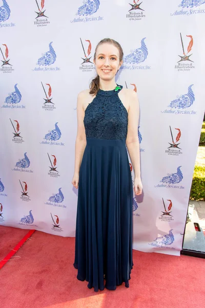 Leah Ning, 22 Ekim 2021 tarihinde Los Angeles 'taki Taglyan Kompleksi' nde düzenlenen 36. ve 37. yıllık L. Ron Hubbard Başarı Ödülleri Galasına katılmıştır.