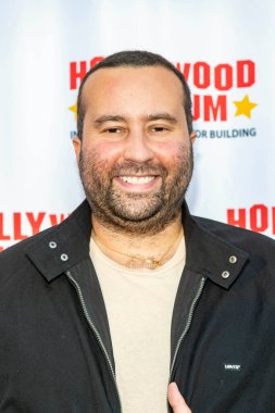 Paul Tirado 3 Kasım 2021 'de Hollywood Müzesi' ndeki Hayalet Avcıları Müzesi açılış gecesi galasına katılır.