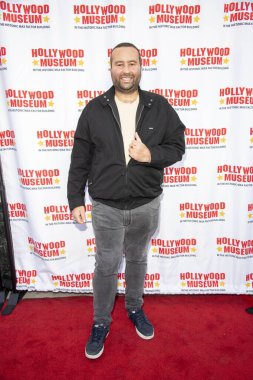 Paul Tirado 3 Kasım 2021 'de Hollywood Müzesi' ndeki Hayalet Avcıları Müzesi açılış gecesi galasına katılır.
