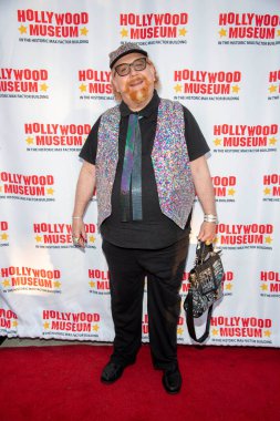 Geoffrey Mark 3 Kasım 2021 'de Hollywood Müzesi' ndeki Hayalet Avcıları Müzesi Açılış Gecesi Galasına katılır.