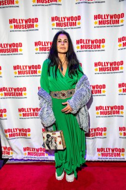 Aktris ve şarkıcı Maria Conchita Alonso 3 Kasım 2021 'de Hollywood Müzesi' ndeki Hayalet Avcıları Müzesi Açılış Gecesi Galasına katılır.