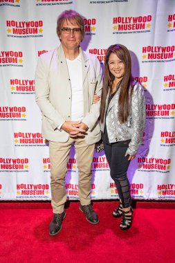 Rex Smith ve eşi Tracy Lin, 4 Kasım 2021 'de Hollywood Müzesi, Los Angeles, CA' da 