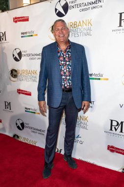 Rob Scheer 12 Eylül 2021 'de Burbank Marriott, CA' da düzenlenen 13. Burbank Uluslararası Film Festivali Ödül Töreni 'ne katıldı.