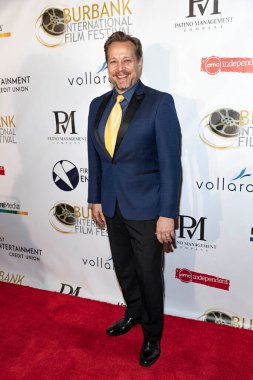 James Ganiere 12 Eylül 2021 'de Burbank Marriott, CA' da düzenlenen 13. Burbank Uluslararası Film Festivali Ödül Galasına katıldı.