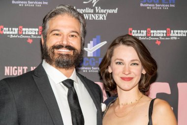 Grant ve Abigail Culwell, 13 Kasım 2021 'de Malibu Mart, Malibu' daki Rose Dove Entertainment 