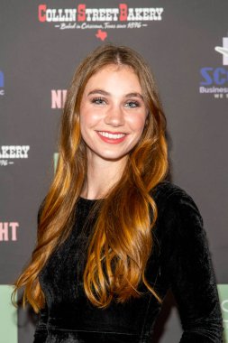 Anna Nicole Stills, 13 Kasım 2021 'de Malibu Mart, Malibu' da Rose Dove Entertainment 