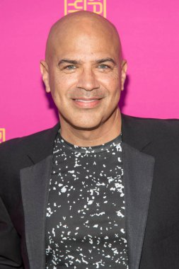 Philip Anthony-Rodriguez 14 Kasım 2021 'de Pasadena, Pasadena' daki 