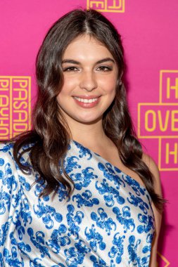 Isabella Gomez, 14 Kasım 2021 'de Pasadena, Pasadena, CA' daki 