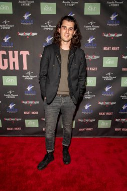 Nick Marini 16 Kasım 2021 'de Laemmle Royal Theater, Los Angeles' ta Rose Dove Entertainment 