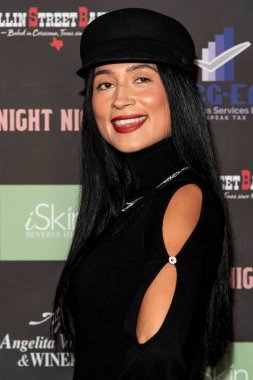 Lucille Gutierrez, 16 Kasım 2021 'de Los Angeles' taki Laemmle Royal Theater 'da Rose Dove Entertainment 