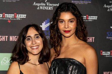 Valentina Matosian, Ray Baptista 16 Kasım 2021 'de Los Angeles' taki Laemmle Royal Theater 'da Rose Dove Entertainment 