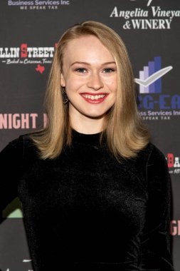 Rachelle Henry, 16 Kasım 2021 'de Los Angeles' taki Laemmle Royal Theater 'da Rose Dove Entertainment 