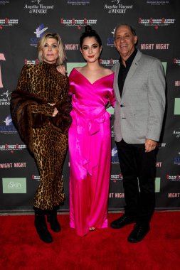 Dawn Koss ve Niki Koss, 16 Kasım 2021 'de Los Angeles' taki Laemmle Royal Theater 'da Rose Dove Entertainment 