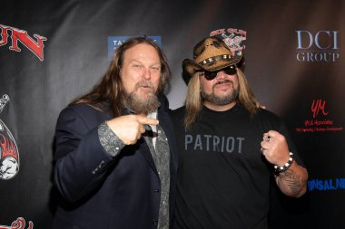 Ron Kari ve Anthony Appello, 20 Kasım 2021 'de Scottish Rite Cultural Centre, Long Beach, CA' da 