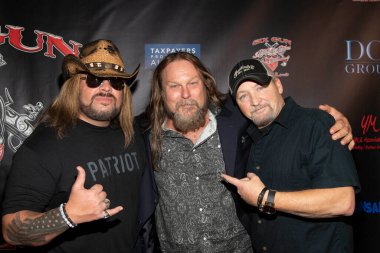 Anthony Appello, Ron Kari, Dusty Lang, 20 Kasım 2021 'de Scottish Rite Cultural Centre, Long Beach, CA' da 