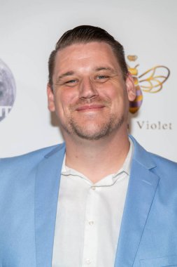 Danny Eley, 4 Aralık 2021 'de Batı Hollywood' daki Kraliçe Violet Restaurant 'ta Nimi Adokiye ve Danny Eley Ünlülerin Bebek Duşu' na katılır.