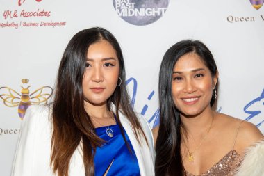 Gift Kittianantthawat, Sara Thongchoet, 4 Aralık 2021 'de Kraliçe Violet Restaurant, Batı Hollywood, CA' da düzenlenen Ünlü Kadın Oyuncu Nimi Adokiye ve Danny Eley Bebek Duşu 'na katıldı.