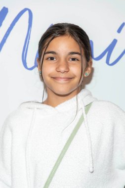 Model Aleeah Rosario, 4 Aralık 2021 'de Batı Hollywood' da Kraliçe Violet Restaurant 'ta Kadın Oyuncu Nimi Adokiye ve Danny Eley Ünlülerin Bebek Duşuna katıldı.