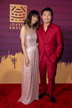 Fala Chen ve Simu Liu, 11 Aralık 2021 'de Beverly Hilton, Beverly Hills' deki 19. Unutulmaz Gala 'ya katıldılar.