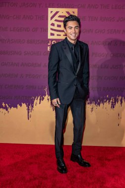 Darren Barnet, 11 Aralık 2021 'de Beverly Hilton, Beverly Hills, CA' daki 19. Unutulmaz Gala 'ya katılıyor.