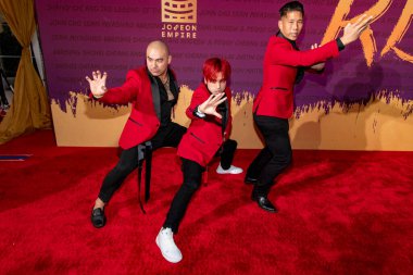 Andy Le, Brian Le ve Daniel Mah 11 Aralık 2021 'de Beverly Hilton, Beverly Hills, CA' daki 19. Unutulmaz Gala 'ya katıldılar.