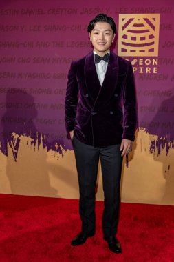 Alex Shibutani 11 Aralık 2021 'de Beverly Hilton, Beverly Hills, CA' da 19. Unutulmaz Gala 'ya katılıyor.
