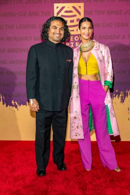 Azad Oommen ve Poorna Jagannathan, 11 Aralık 2021 'de Beverly Hilton, Beverly Hills' teki 19. Unutulmaz Gala 'ya katıldılar.