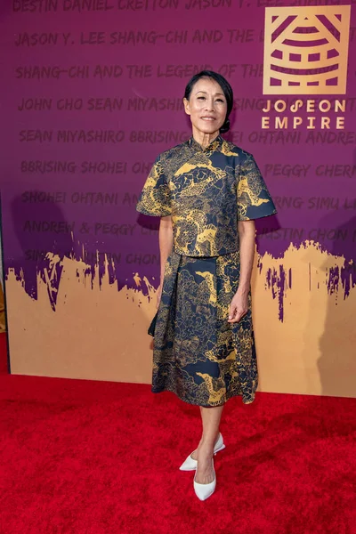 Kheng Hua Tan, 11 Aralık 2021 'de Beverly Hilton, Beverly Hills' deki 19. Unutulmaz Gala 'ya katıldı.