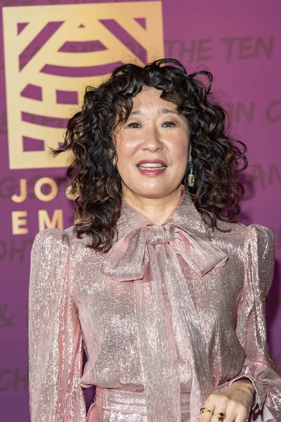 Sandra Oh, 11 Aralık 2021 'de Beverly Hilton, Beverly Hills, CA' daki 19. Unutulmaz Gala 'ya katıldı.