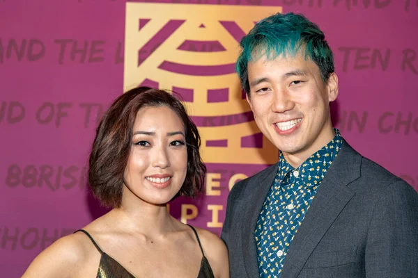 Tammy Cho ve Steven Lim 11 Aralık 2021 'de Beverly Hilton, Beverly Hills' deki 19. Unutulmaz Gala 'ya katıldılar.
