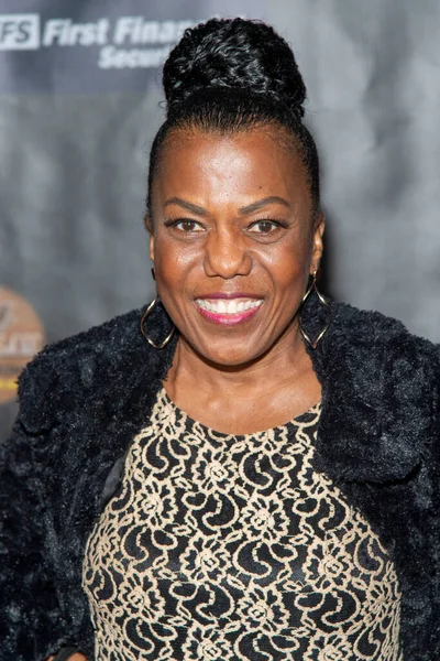 Tonya Renee Banks, S.A.M. tarafından sunulan 