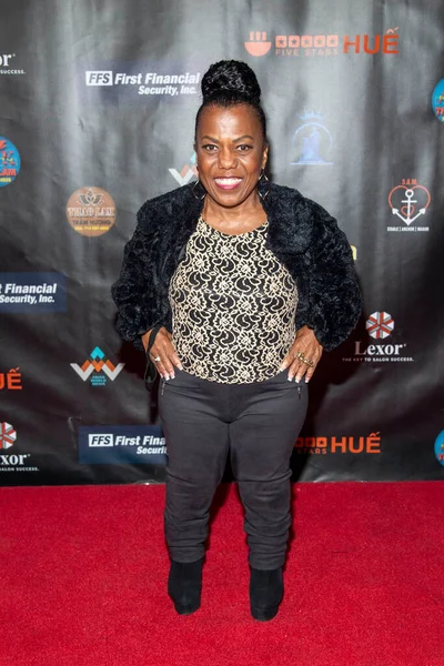 Tonya Renee Banks, S.A.M. tarafından sunulan 