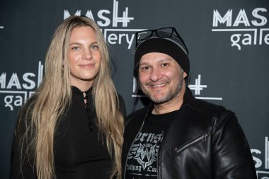 Emily Casamassima, Neil DMonte sunar Mash Gallery sunar 