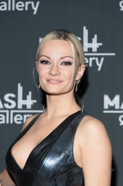 Caitlin O 'Connor, 17 Şubat 2022' de Hollywood Otel W GOGO II Sanat Sergisi 'ni sunar.