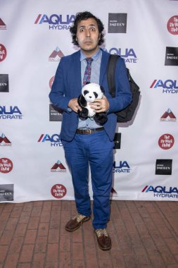 Sam Ha, 20 Şubat 2022 'de Hollywood Improv, Hollywood' da Aquahydrate sunar.