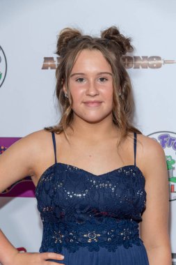 Aubrey Banks, Suzanne DeLaurentiis Prodüksiyon 'a katılıyor Gaziler ve Universal Hilton, Universal City' de 25 Mart 2022 'de 94. Oscar' ını kutluyor.