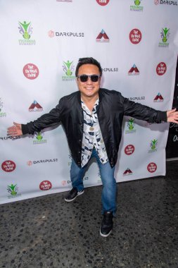 Jimmy Shin, Komedi Mağazası, Hollywood, CA 'da 27 Mart 2022' de Karanlık Nabız Komedyenleri ve İnsanlığa Karşı İlerleme Mücadelesini Sunar.